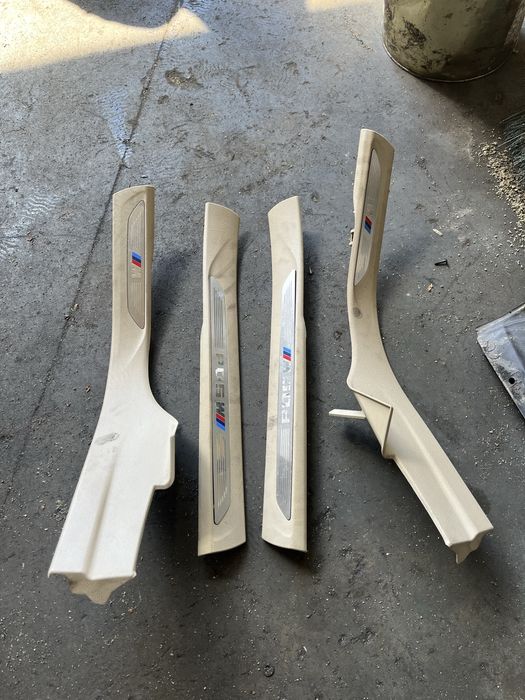 Вътрешни М50Д лайсни бмв х5 ф15 ( вътрешни м прагове бмв х5 ф15 5.0д )