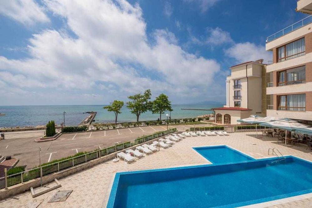 Студио в комплекс Princess Residence - на първа линия в Балчик