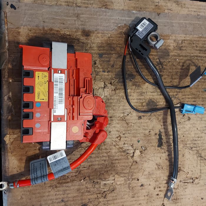 Клема БМВ е81 е87 е90 е91 / BMW e81 e87 e90 e91