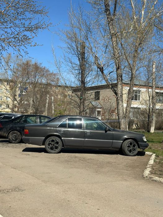 Продам мерседес 124