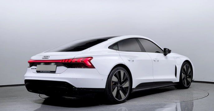 Audi E-tron GT nasiya savdo