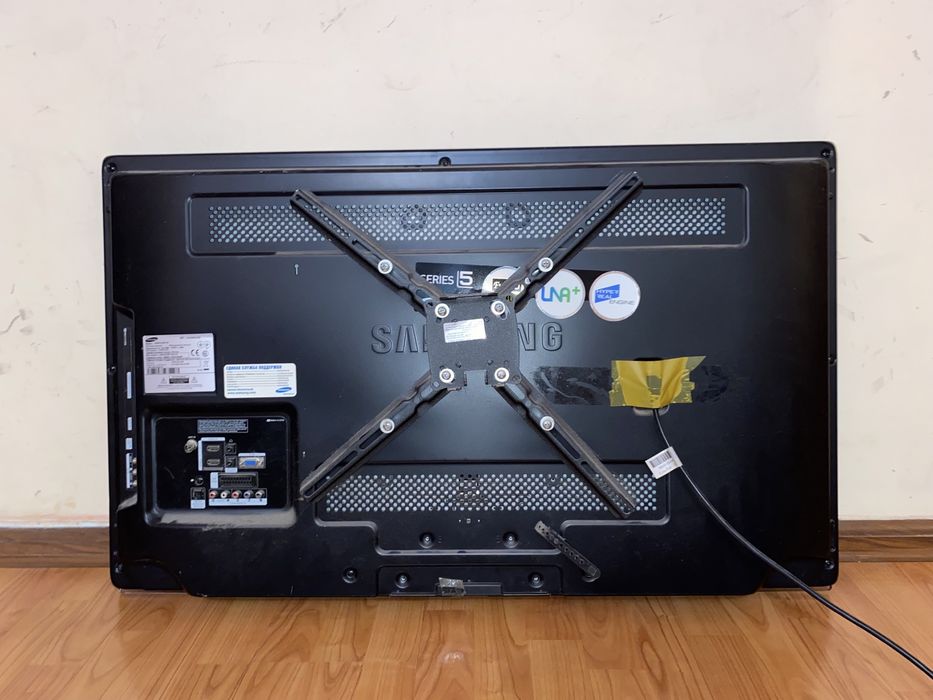 телевизор samsung модель LE40C530