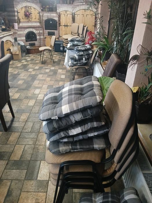 Vând 26 scaune noi foarte confortabil