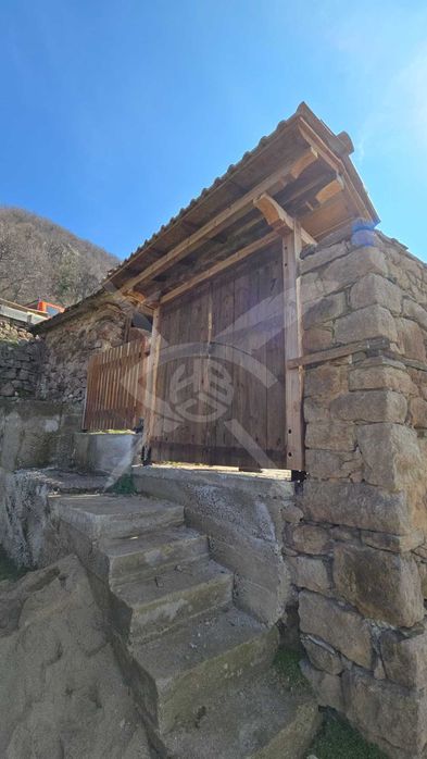 Продава се къща  в с. Жребичко! 101054