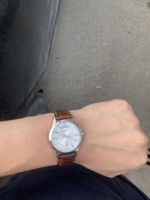 Наручные часы продам