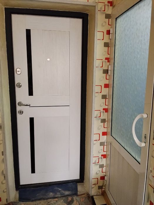 Квартира однокомнатная с подвалом в центре Ангрена