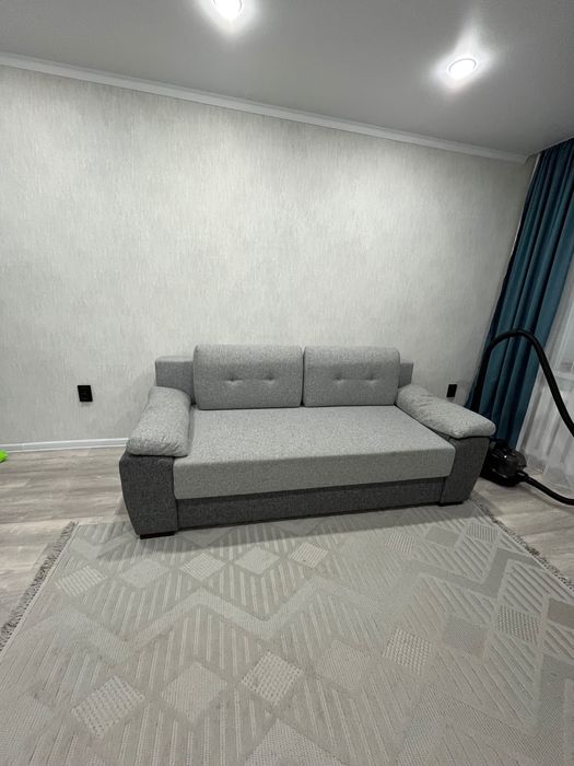 Софа серая стильная