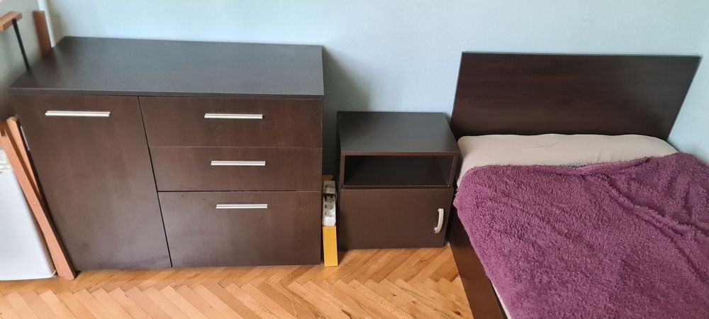 Легло с матрак плюс нощно шкафче и скрин
