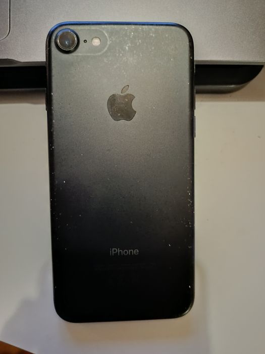 Iphone 7  Black .