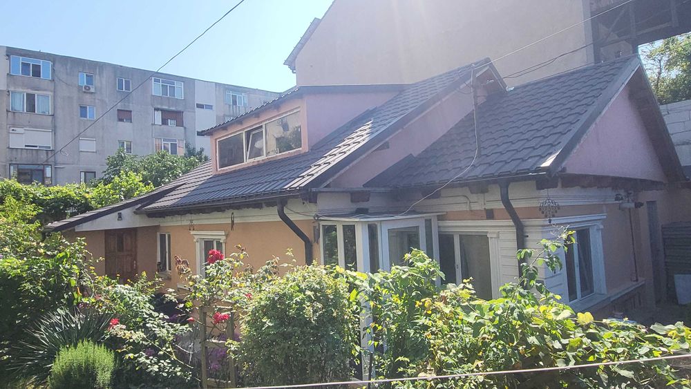ofer spre inchiriere temporar si sau termen lung apartament la curte casa