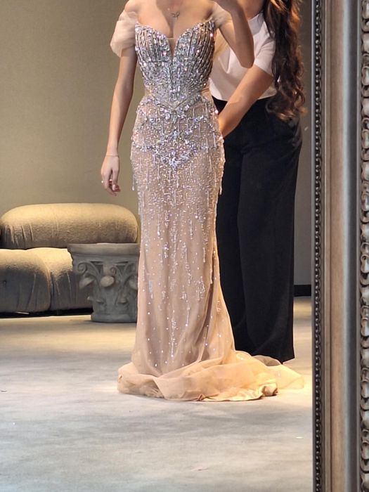 Официална бална рокля.