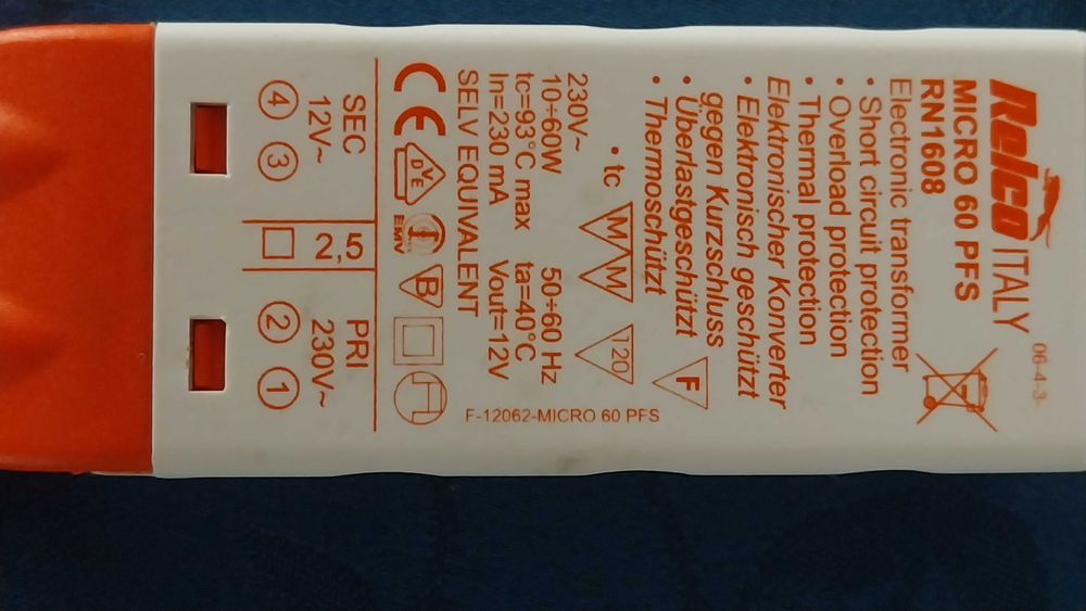 Продавам комплект трафове с лунички и осветителни тела за вгаждане