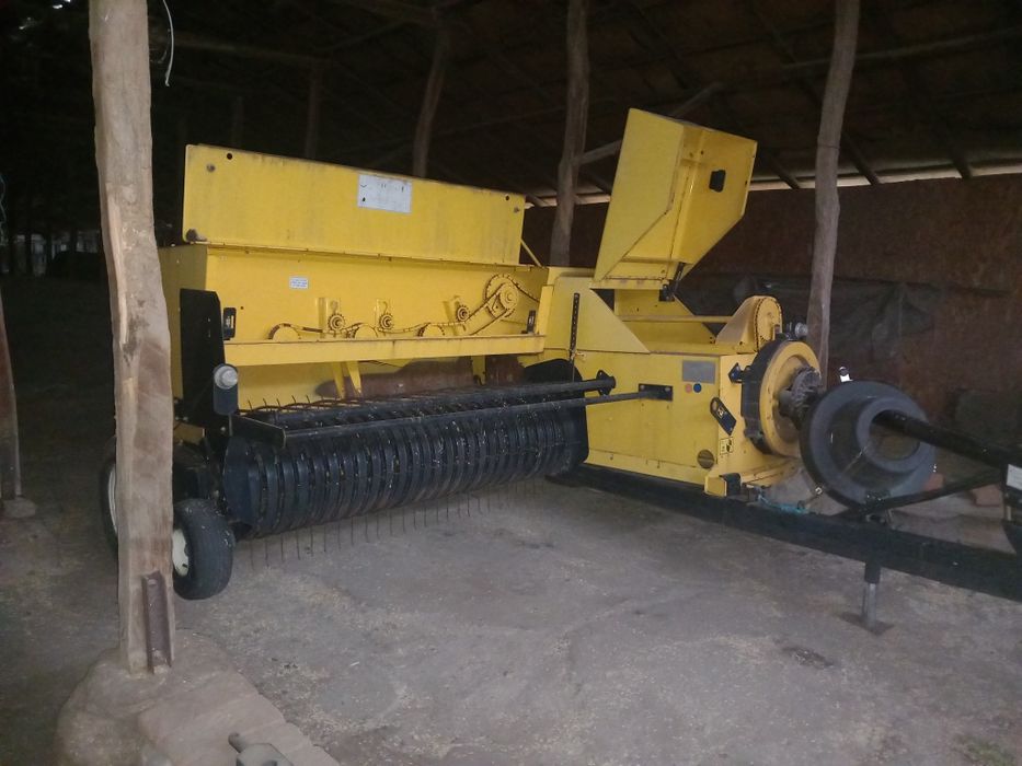 Presa New holland BC5070