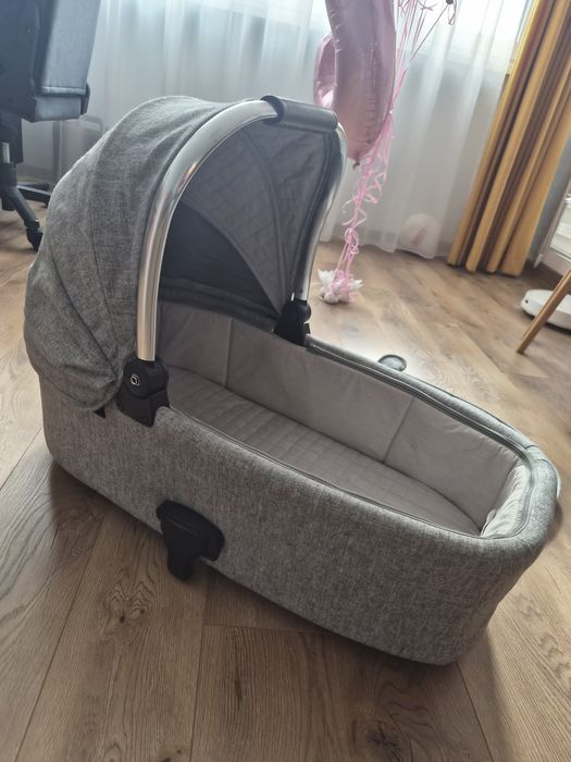 Кош за новородено Mamas and papas  Ocarro