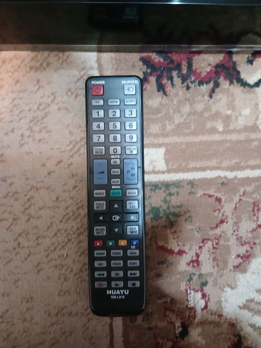 Телевизор Samsung 90 Диагональ с пультом