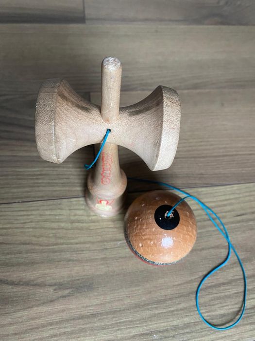 Kendama Krom Dwesty Pro model