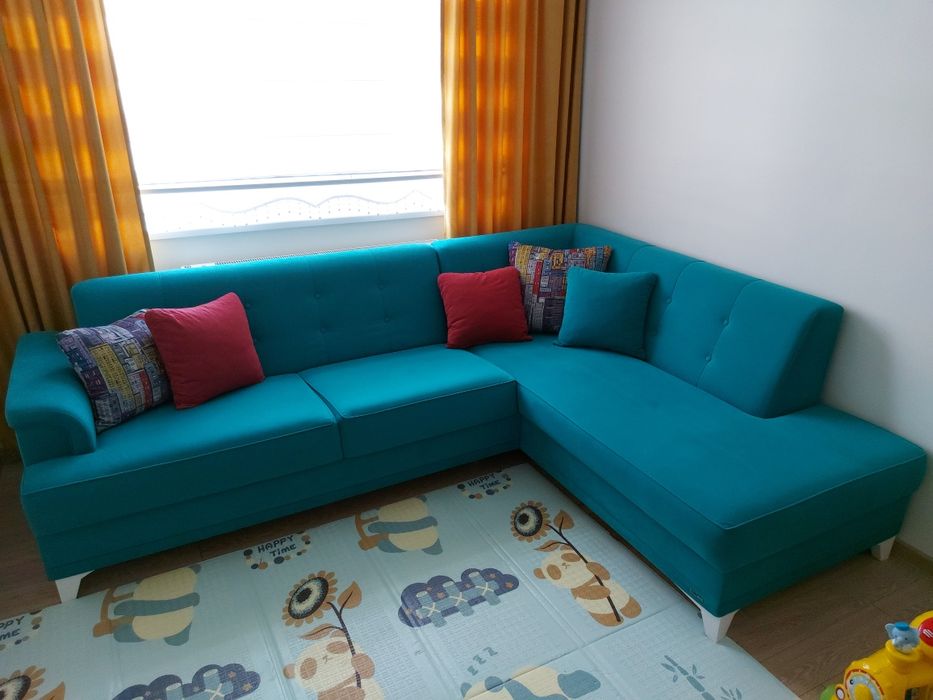 Ъглов холов диван