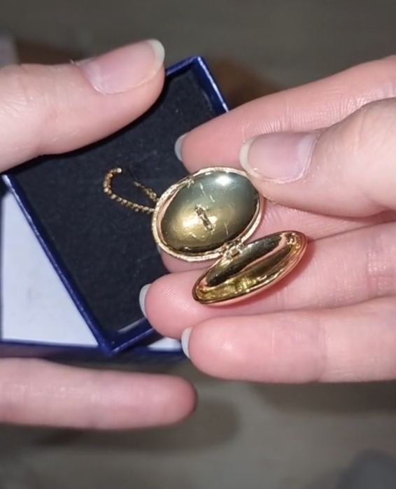 Продам кулон Далёкий город