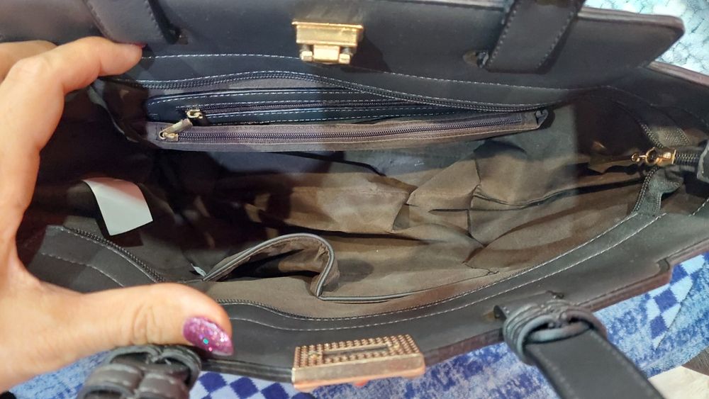 Продавам дамска чанта