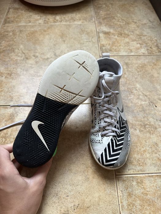 Детски футболни обувки за зала Nike