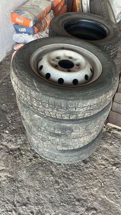 Продаю колеса в сборе на ниву