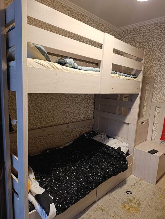 Двухъярусная кровать