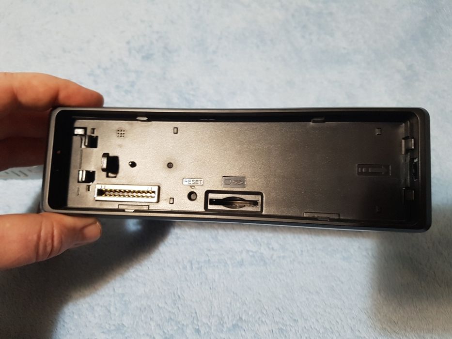 Vând casetofon auto, model: DX-AR-6888, Bluetooth, Radio Mp3 Player