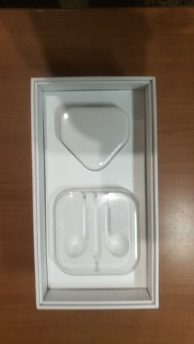 Телефон Айфон 6s