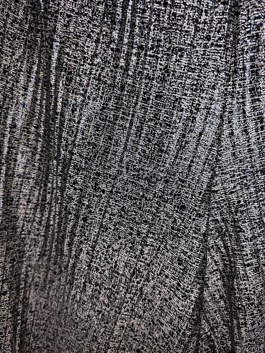 Pantalon damă material deosebit, chiar și la o ocazie