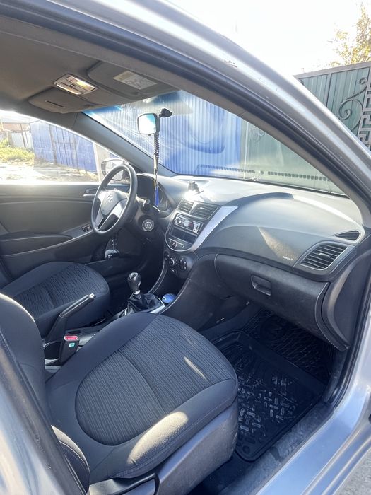 Хюндай акцент машина продаю