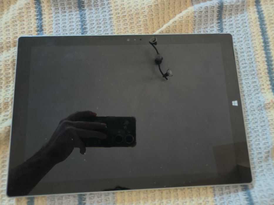Tableta Microsoft Surface Pro 3,ideala  tester