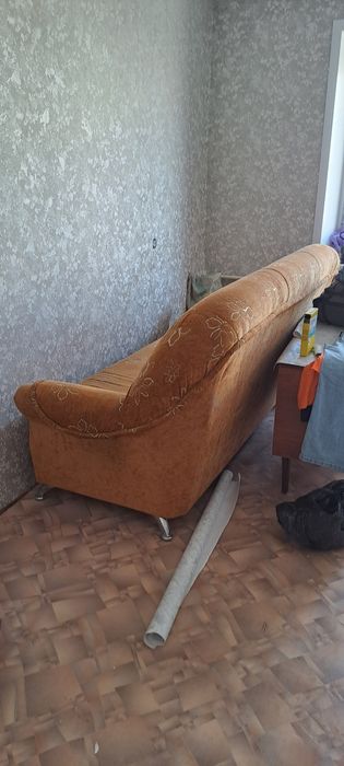 Отдадим диван даром
