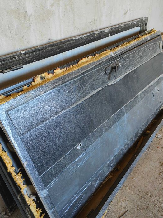 Дверь входная б/у