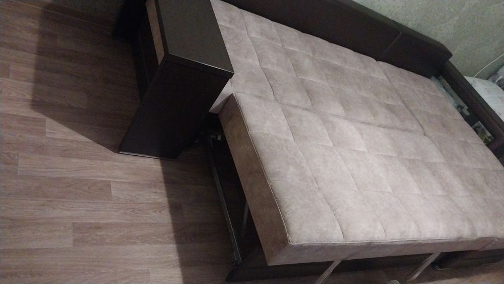 Диван угловой б/у