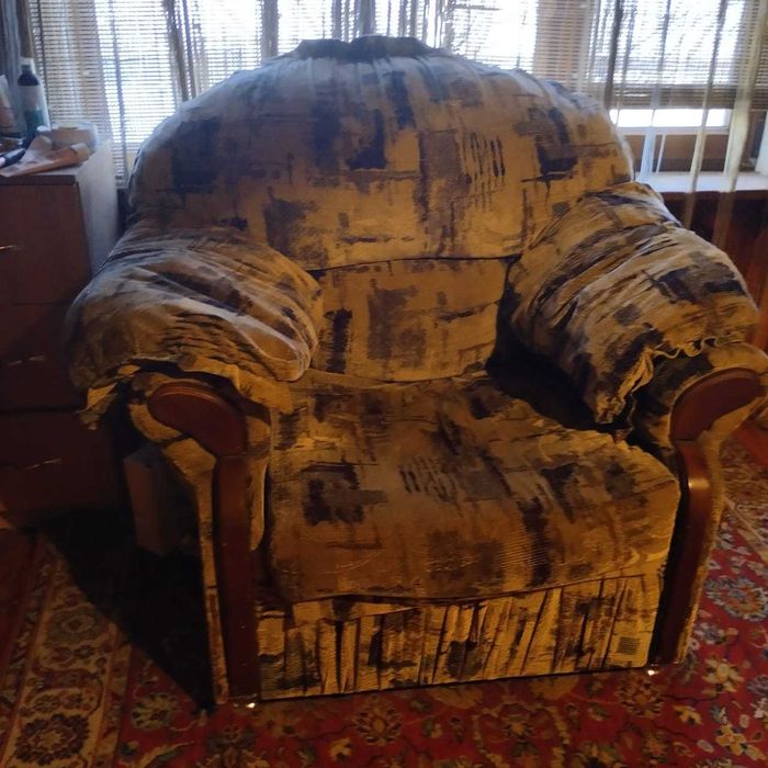 Диван, с креслом