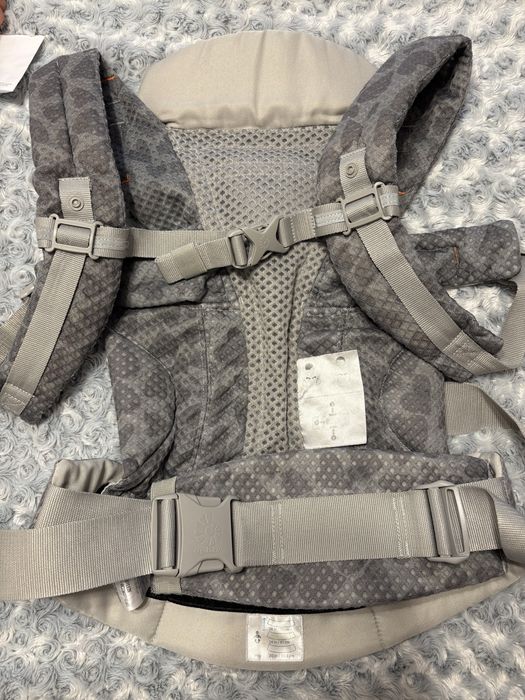 Ergobaby omni breeze