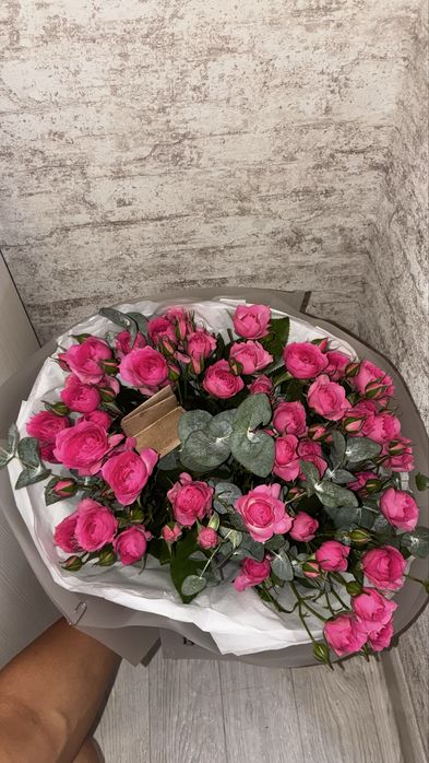 Кустовые розы 12веток