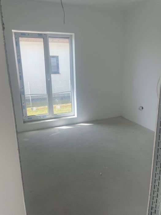 Vand casa Sub-Coasta (in spate la OMV)