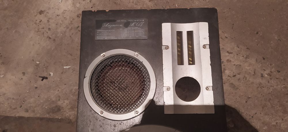 Колонки четыре штуки.