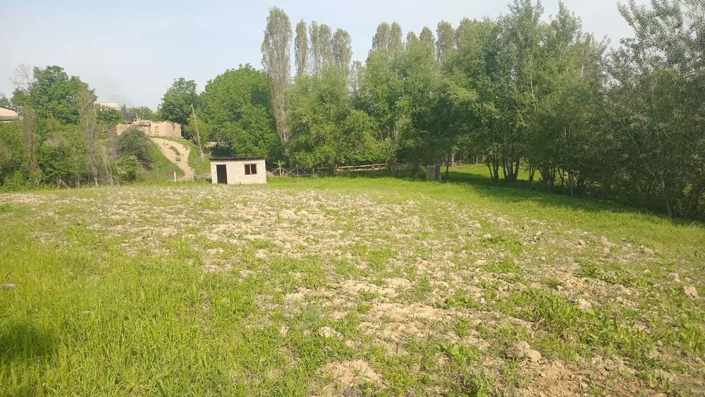 Участка сотилади