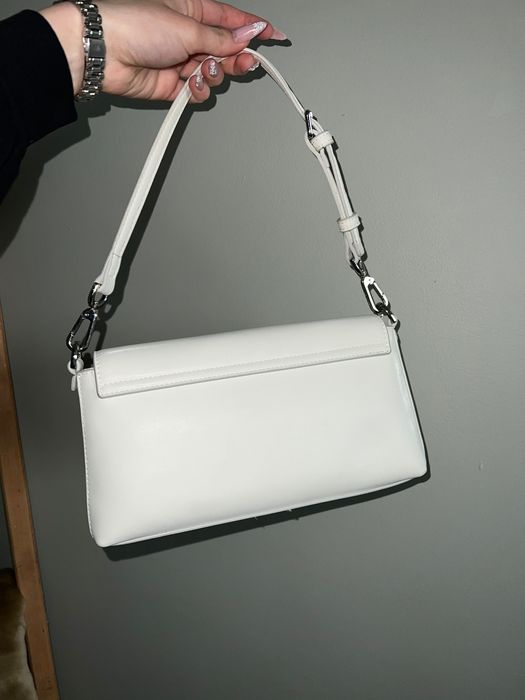 Оригинална чанта Calvin Klein