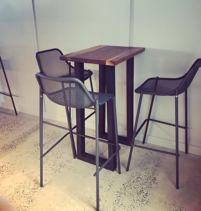 Бар маса и маси за заведения различни видове. Масив и желязо