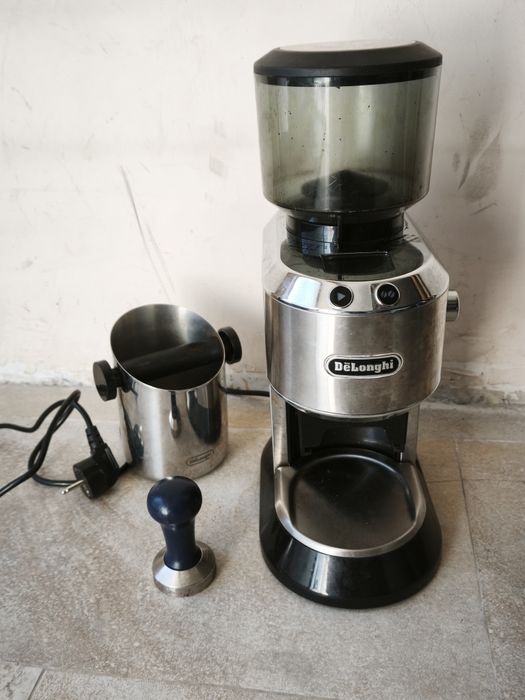 Кафемашина и кафемелачка Delonghi Dedica