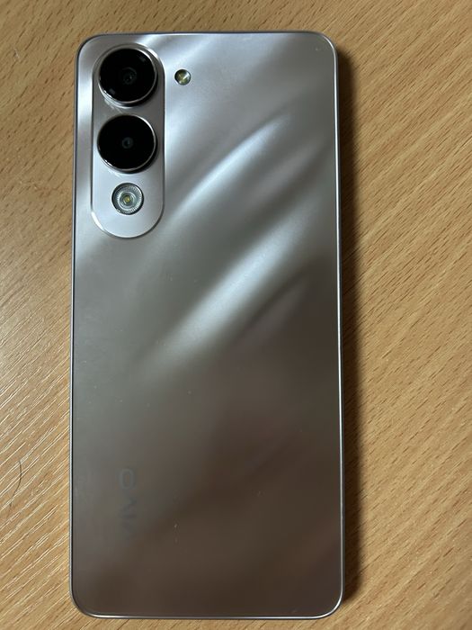 Продам vivo Y 04