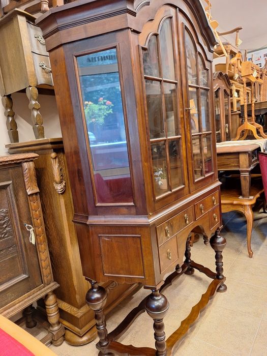 Античен трапезен бюфет