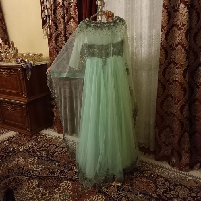 Вечерние платья. Дубайский