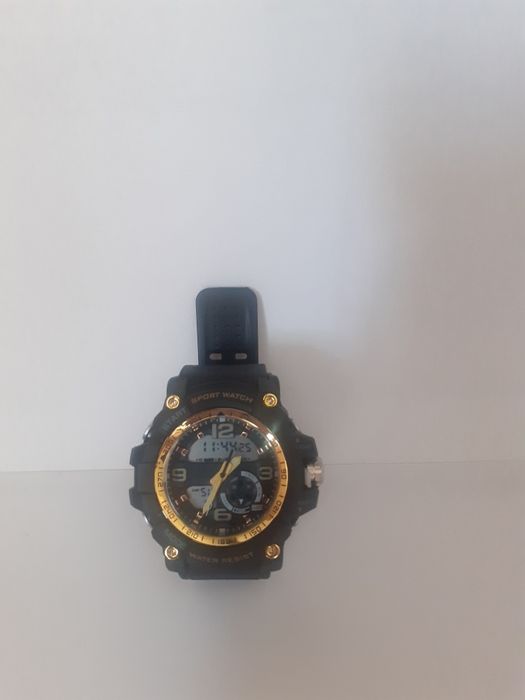 Ceas francez mecanic cu interfate electronice