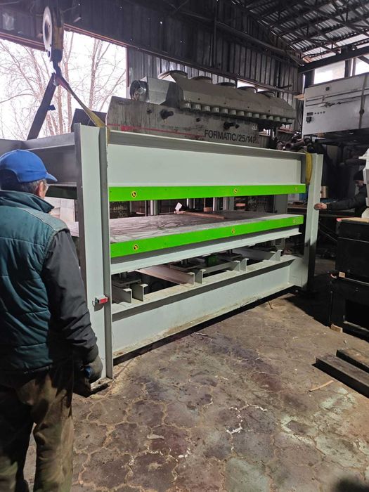 пресс мебельный горячего прессования 1300на3000(турок)