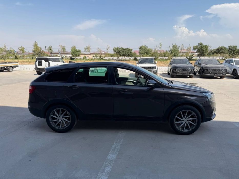 Lada vesta sw cross 1.8