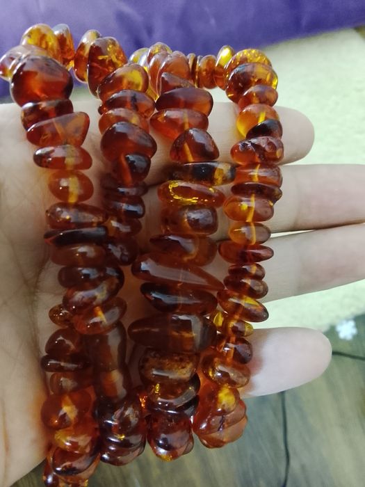Продам Натуральные Янтарные бусы